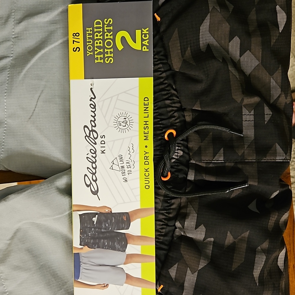 NWT Eddie Bauer 2 Pack UPF 50+Youth Hybrid Shorts-Grey Black Camo Small (7-8)